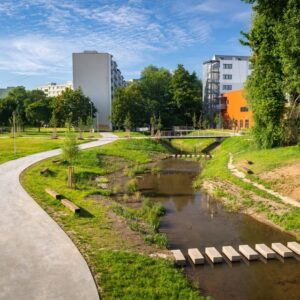 Ponávka zachráněna, u sídliště okolo ní vznikl park