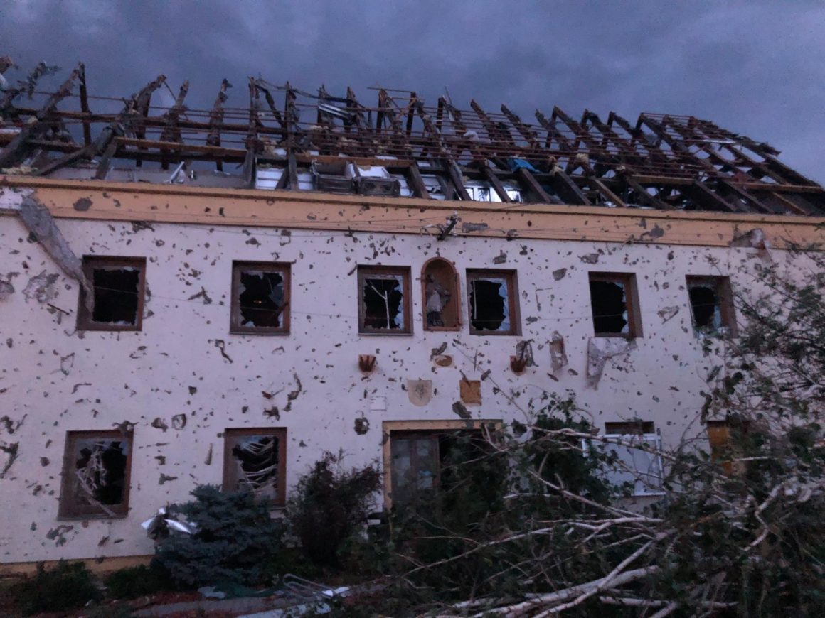 SAKO Brno posílá půl milionu korun obětem přírodní katastrofy na Jižní Moravě. Nabízí lidi a úklidovou techniku